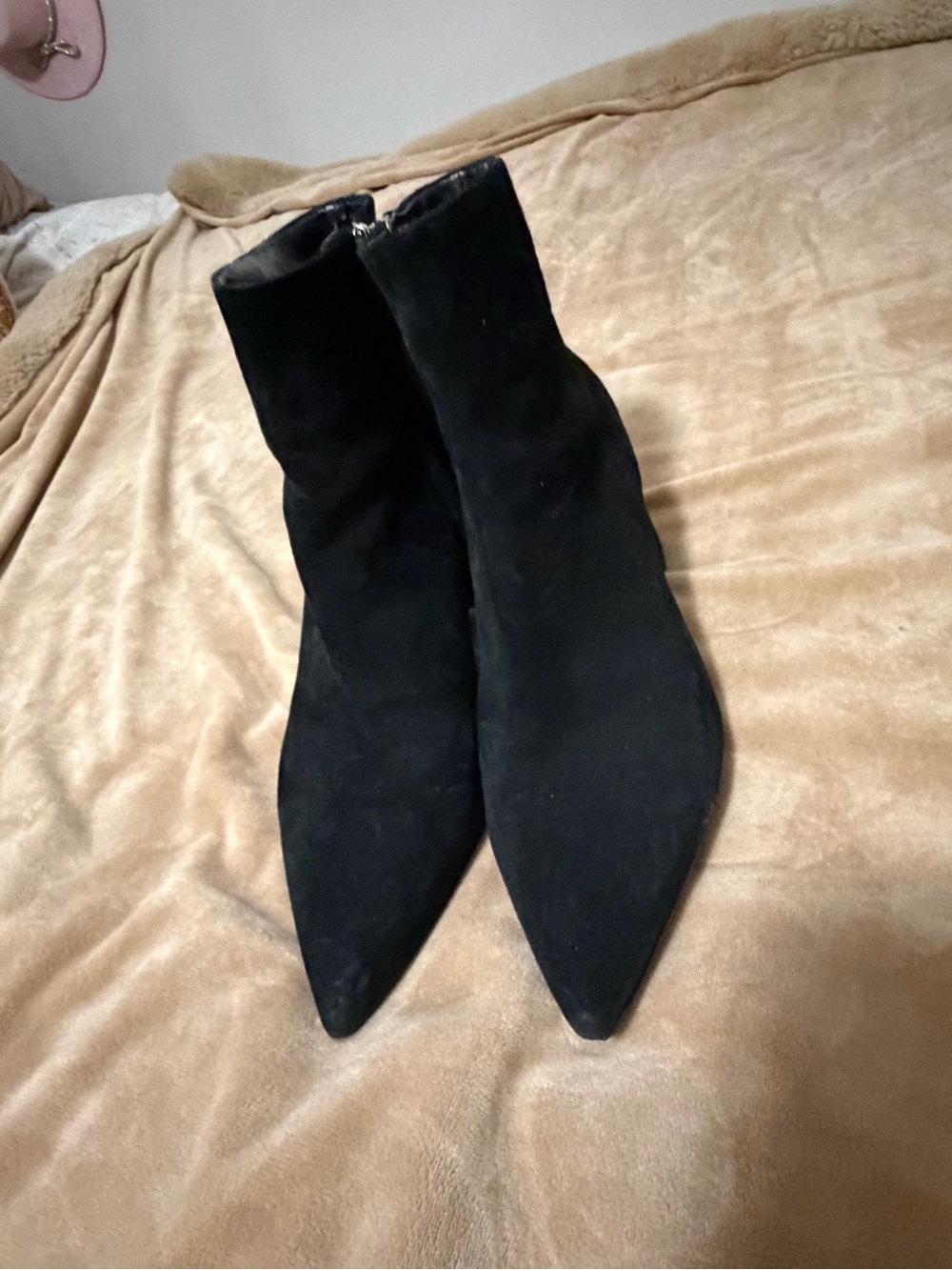 Marc Fisher LTD Alfie Block Heel Black Women’s Pointed-Toe Suede Ankle Boots 7.5 - Picture 3 of 7